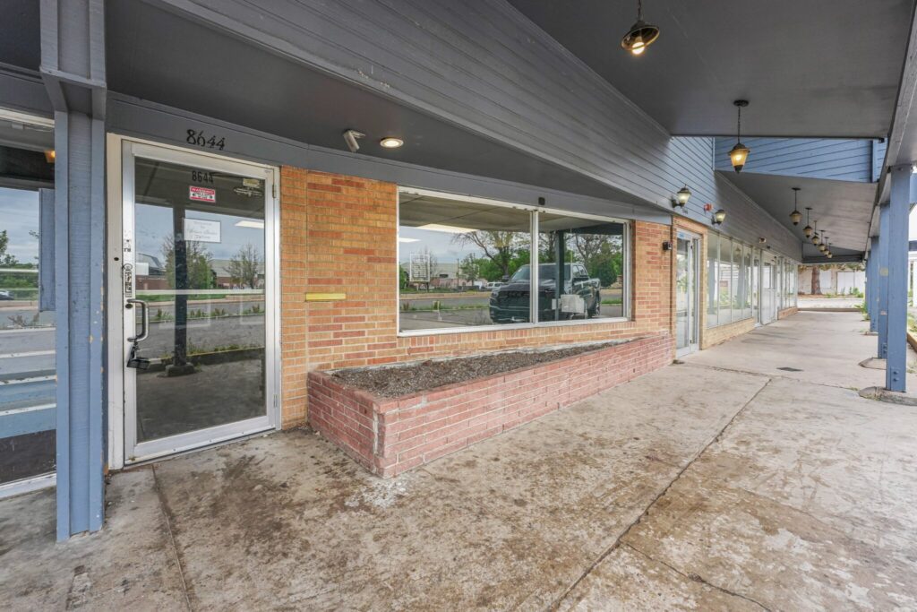 8646 W Colfax Ave — Lakewood — 8644 storefront